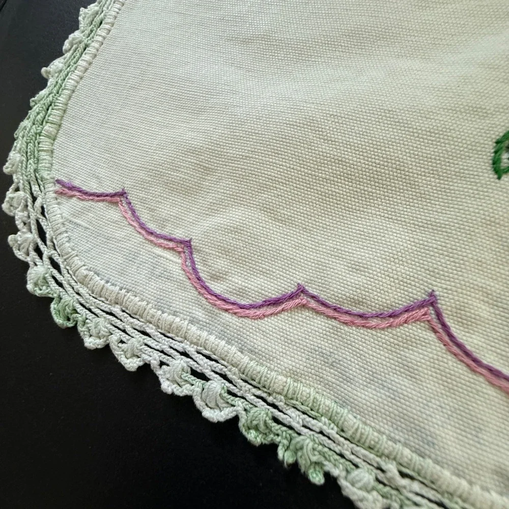 Vintage Hand Embroidered Acorn Oak Leaf Linens Table Runner Napkin Set Cream